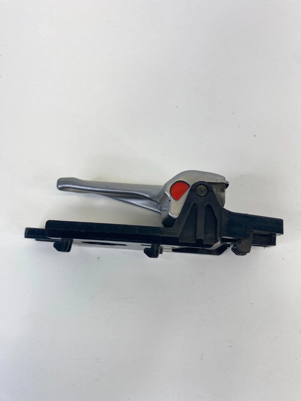 2005-2010 KIA SPORTAGE REAR LEFT DRIVER INNER DOOR HANDLE OEM 82613-1F000