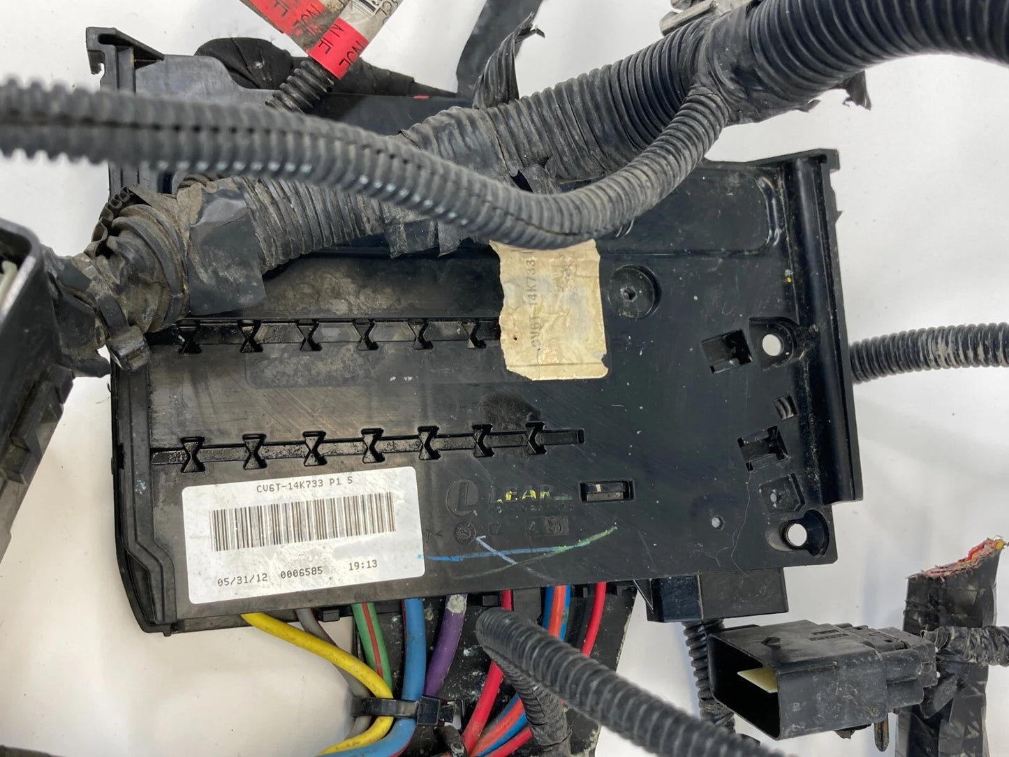 2013-2016 FORD ESCAPE 1.6L L4 AT FUSE BOX RELAY MODULE JUNCTION BLOCK CV6T14K733