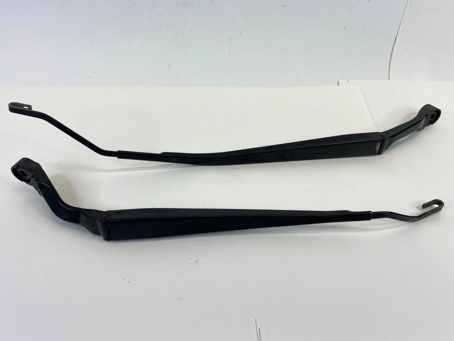 2006-2010 INFINITI M35 M45 FRONT WINDSHIELD WIPER ARM PAIR SET LEFT & RIGHT OEM