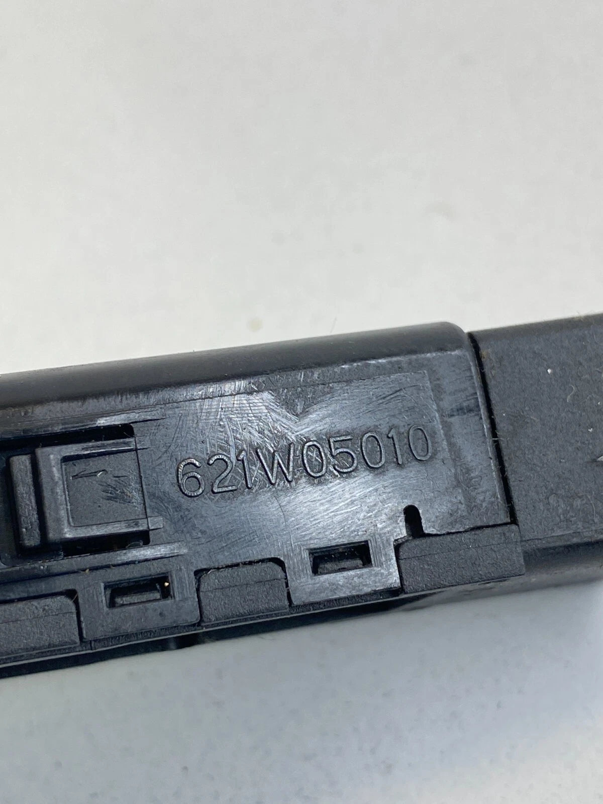 2008-2014 KIA SEDONA ESC OFF STABILITY CONTROL SWITCH BUTTON 621W05010 OEM