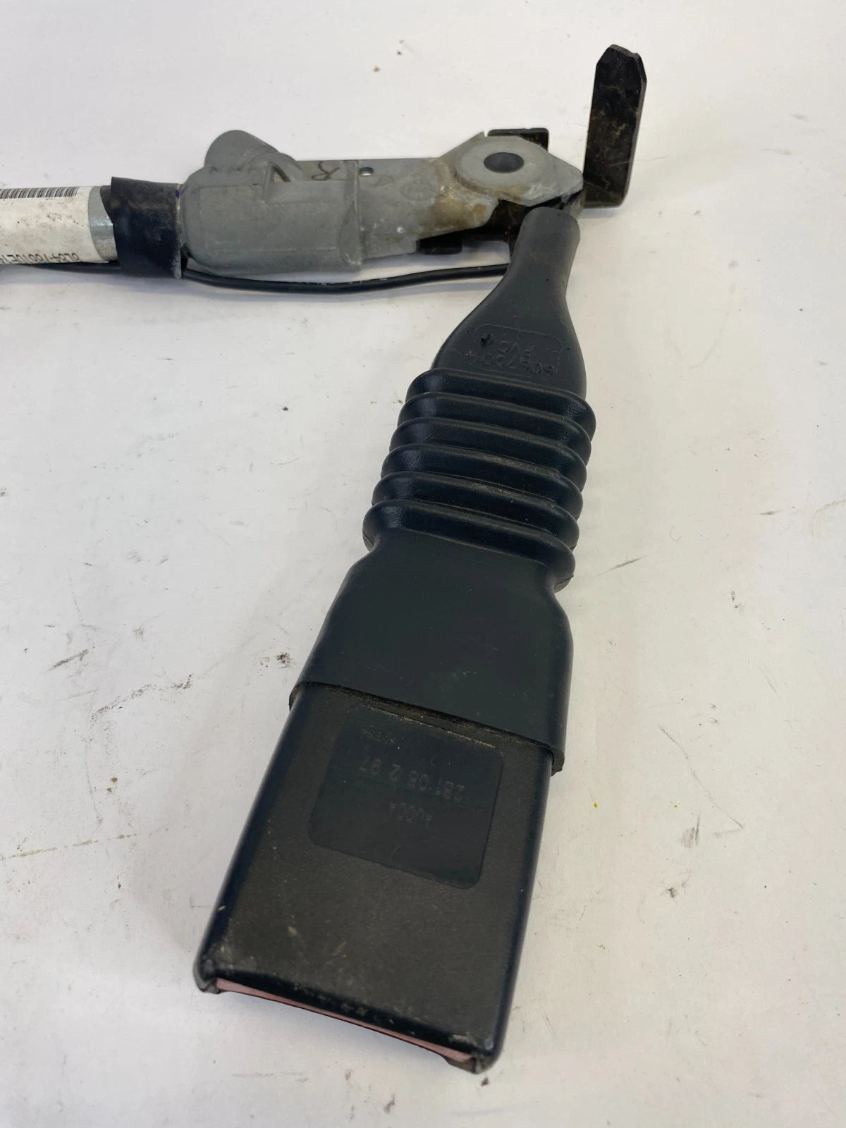 2008-2012 FORD ESCAPE FRONT RIGHT PASSENGER SEAT BELT BUCKLE 8L84-78610E14-A