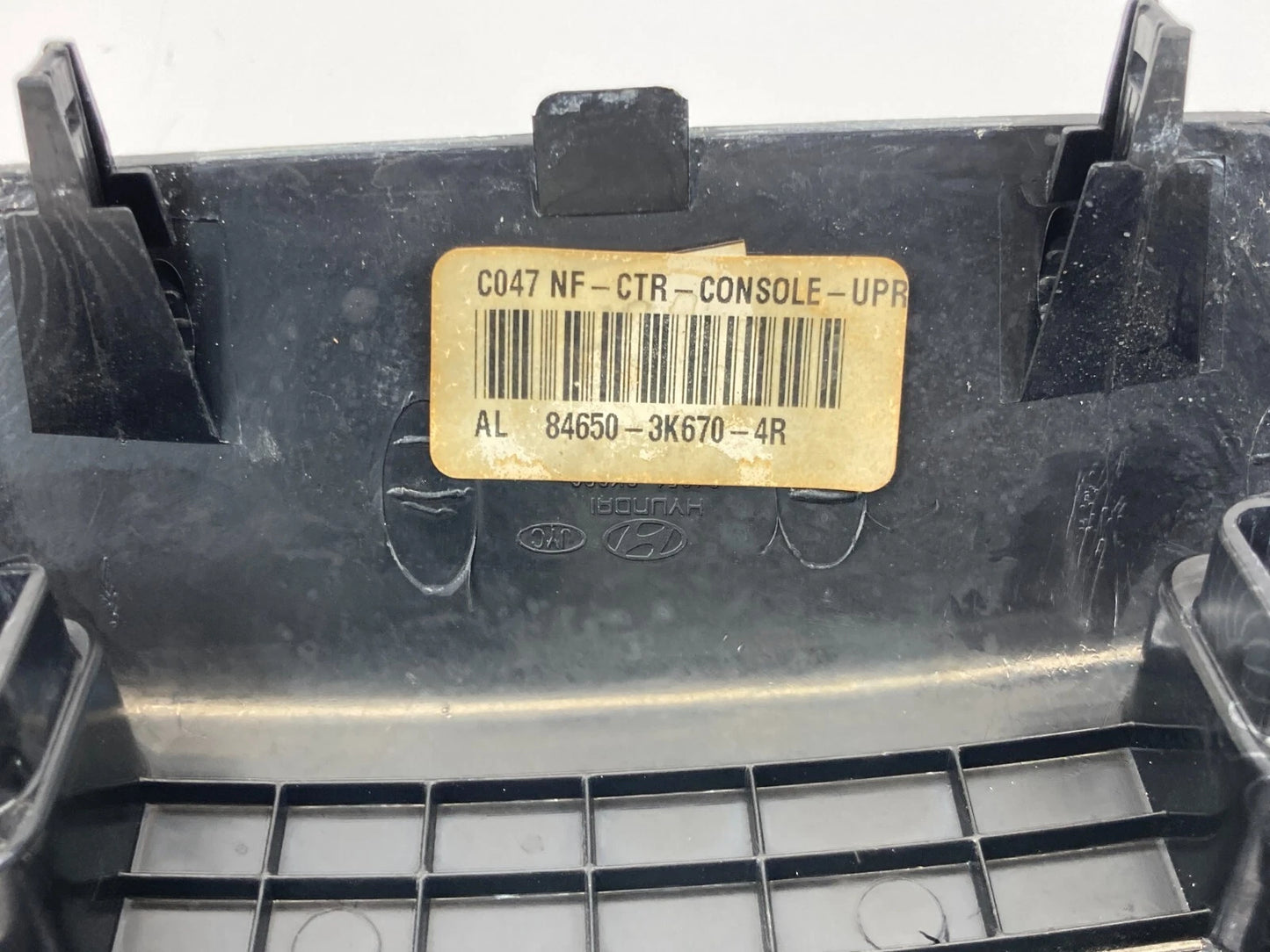 2006-2008 HYUNDAI SONATA CENTER CONSOLE SHIFTER BEZEL TRIM PANEL 84650-3K650 OEM