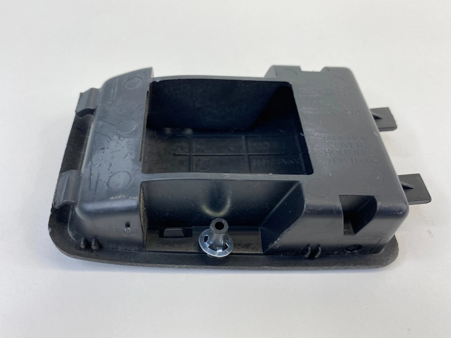 2014-2016 HYUNDAI ELANTRA REAR SEAT CHILD ANCHOR COVER TRIM BEZEL 85612-3X500