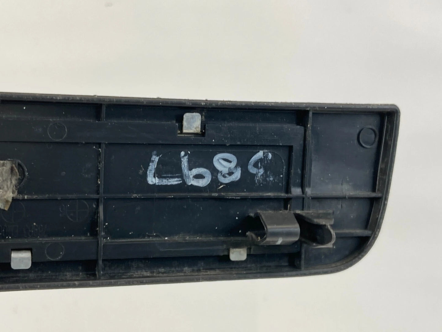 07-12 NISSAN VERSA REAR LEFT SIDE DOOR STEP KICKING SCUFF SILL PLATE 769B3-EM00A