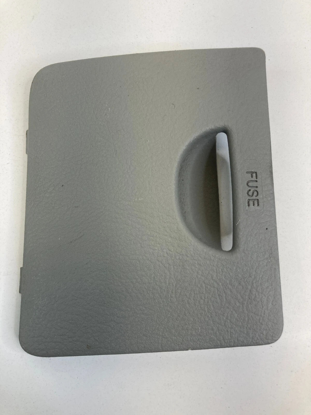 2004-2009 KIA SPECTRA DASH FUSEBOX FUSE BOX COVER LID TRIM BEZEL OEM