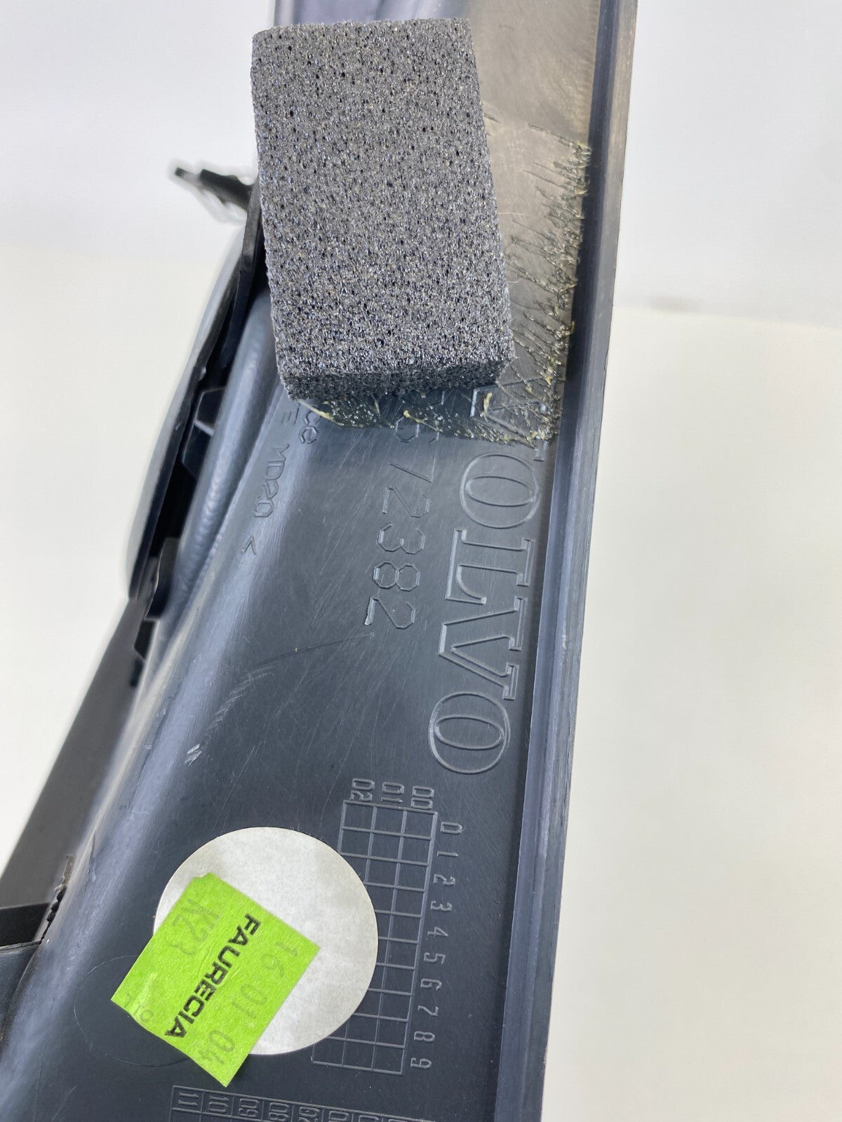 2004-2011 Volvo S40 Front Left Dash End Cap Cover Bezel Trim 30672382 OEM