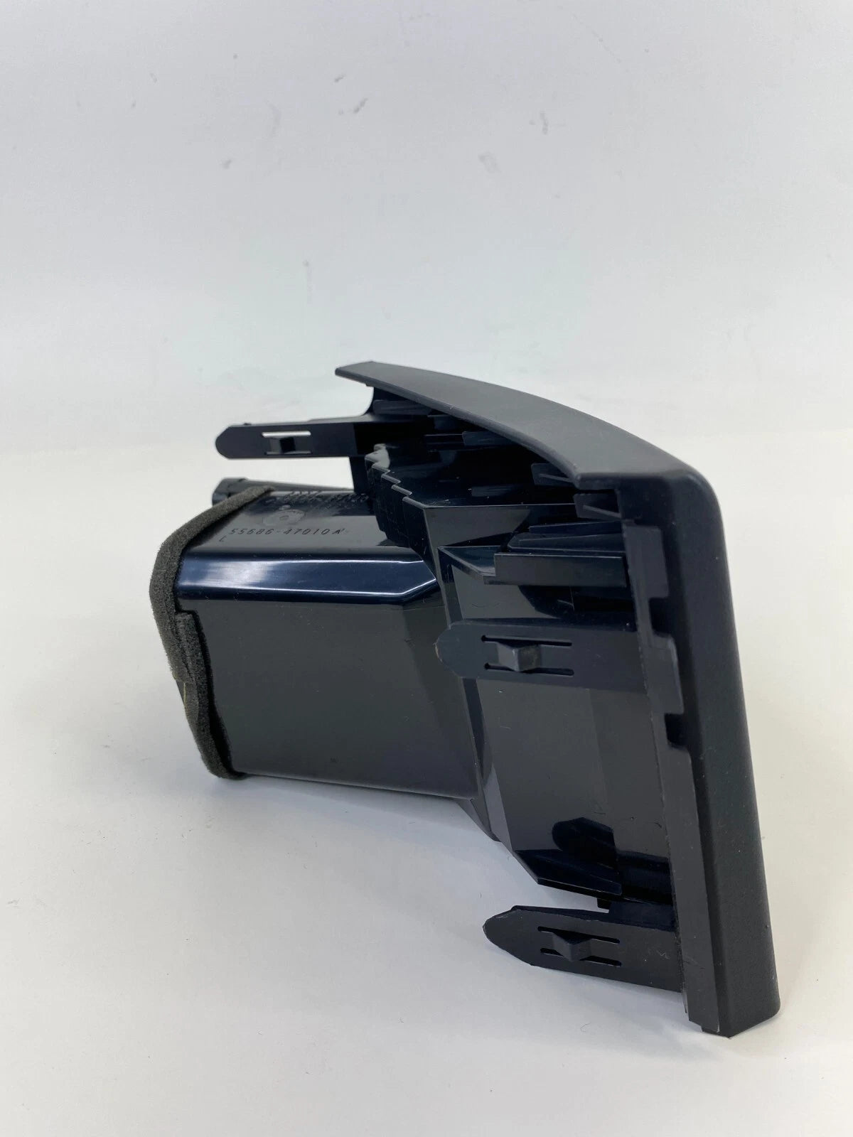 2010-2015 TOYOTA PRIUS DASH LEFT SIDE AIR VENT GRILLE OUTLET 55686-47010 OEM