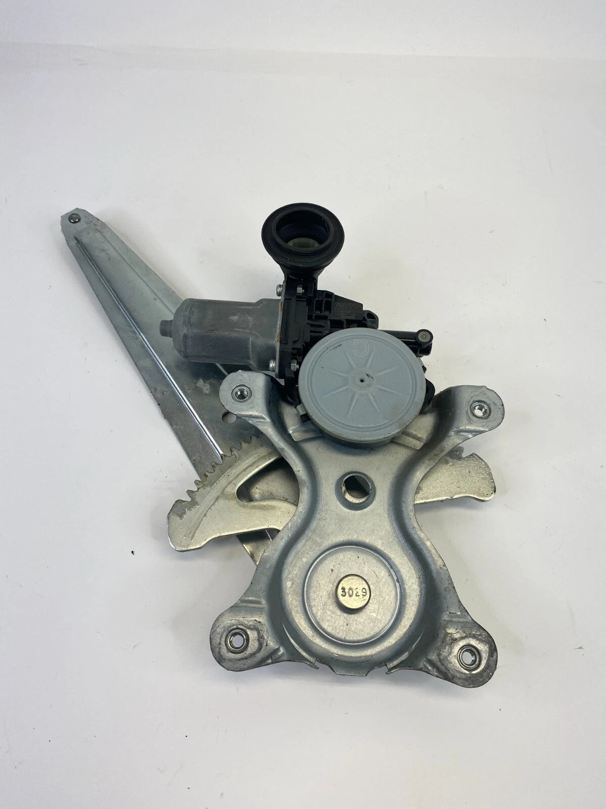 09-19 TOYOTA COROLLA REAR RIGHT SIDE WINDOW REGULATOR W/ MOTOR 85710-AE010 OEM