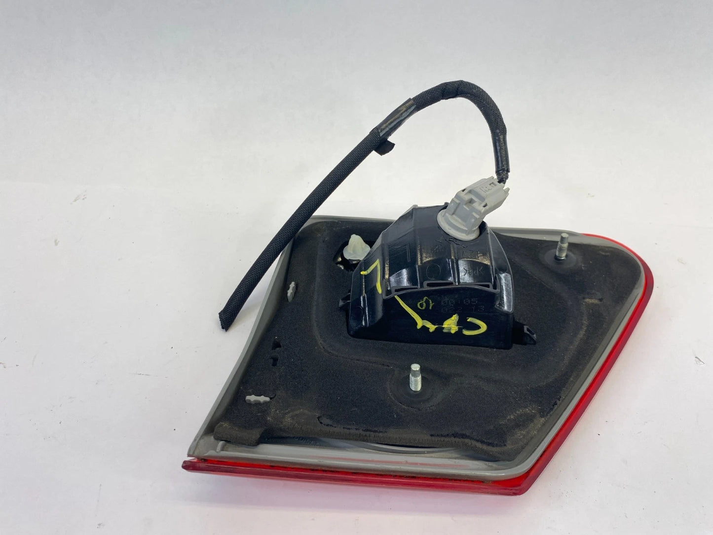 2011-2013 TOYOTA COROLLA REAR LEFT SIDE INNER LID TAIL LIGHT TAILLIGHT LAMP OEM