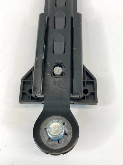 2011-2014 HYUNDAI SONATA FRONT RIGHT PASS SEAT BELT HEIGHT ADJUSTER 88890-3Q000