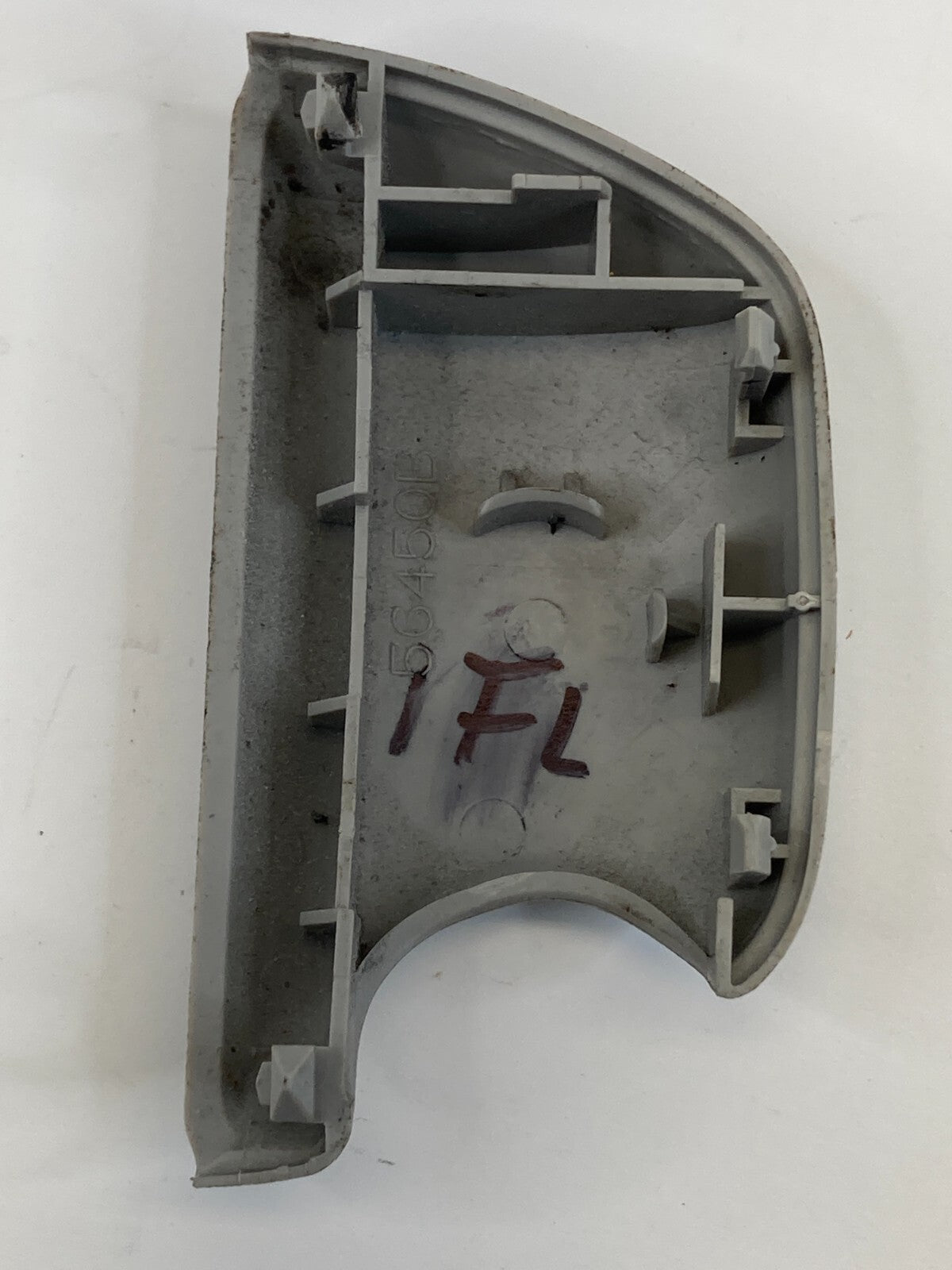 03-08 Toyota Corolla 01-04 Sequoia Front Seat Belt Mounting Bolt Cover 56450B