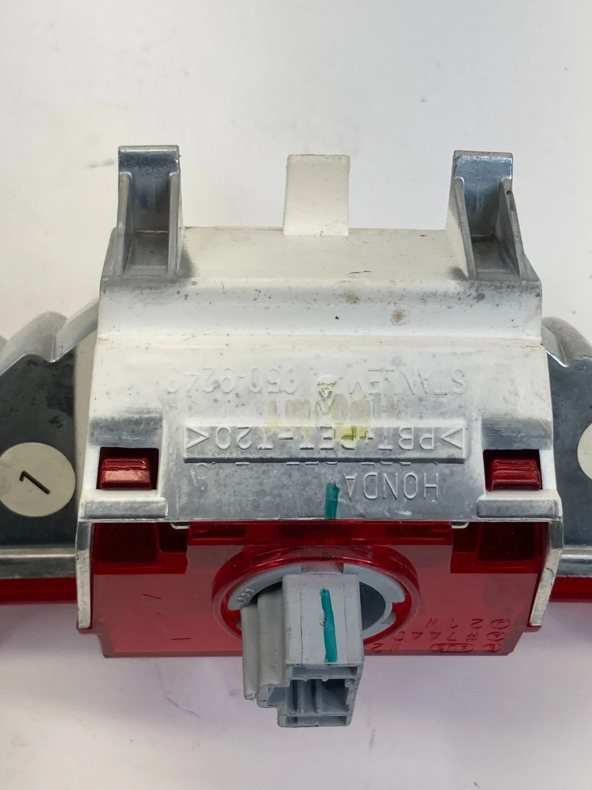 2008-2012 HONDA ACCORD SEDAN REAR HIGH MOUNT LAMP 3RD THIRD BRAKE STOP LIGHT OEM