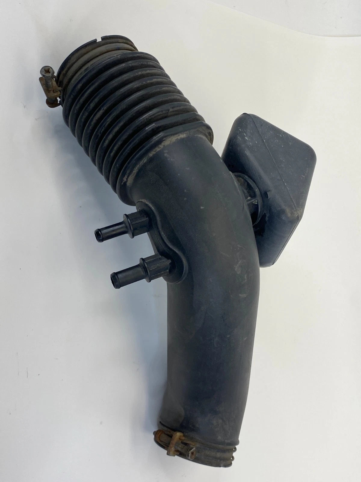 2010-2013 KIA FORTE 2.0 AIR INTAKE INLET HOSE DUCT RESONATOR BOX OEM 28138-1M500
