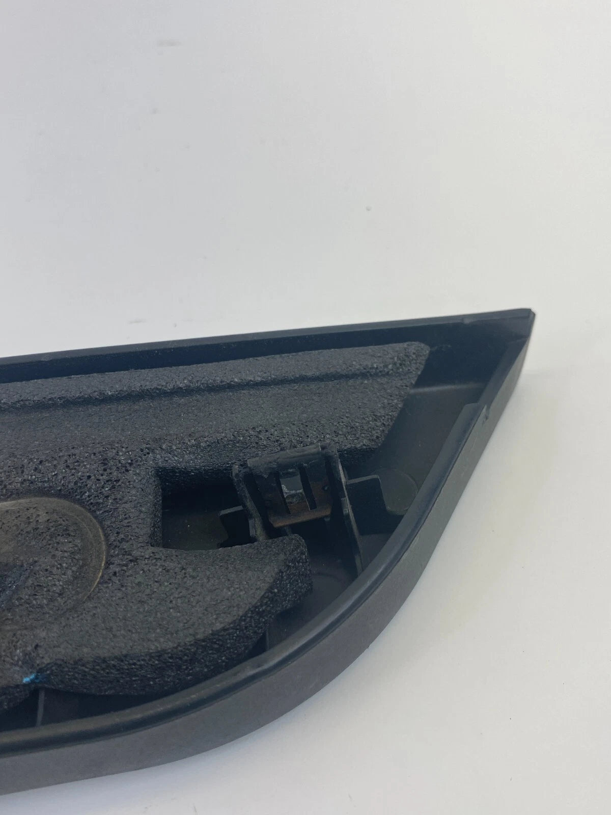 2009-2014 VOLKSWAGEN ROUTAN FRONT RIGHT SIDE INTERIOR MIRROR CORNER COVER OEM