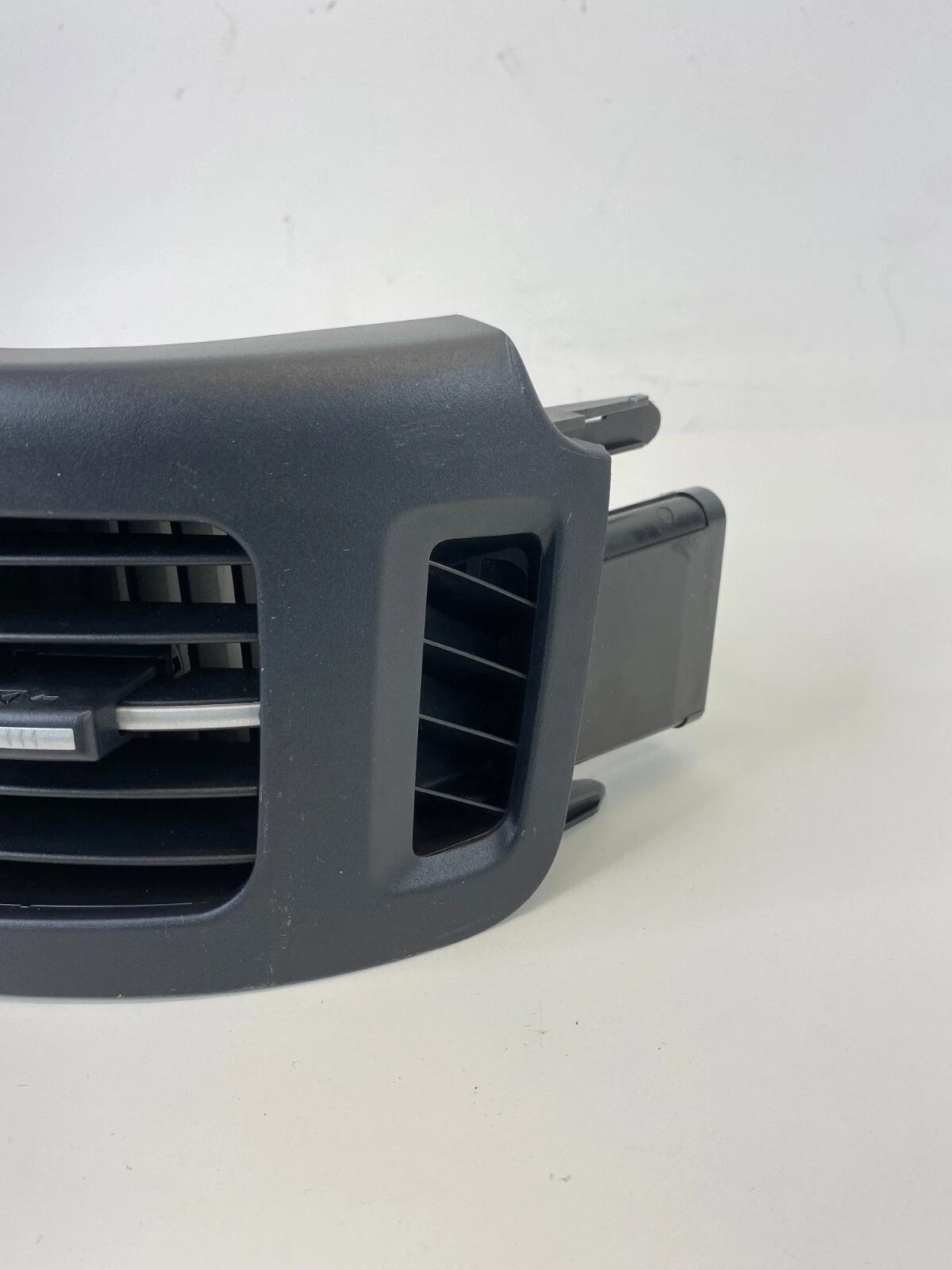 2010-2015 TOYOTA PRIUS DASH LEFT SIDE AIR VENT GRILLE OUTLET 55686-47010 OEM