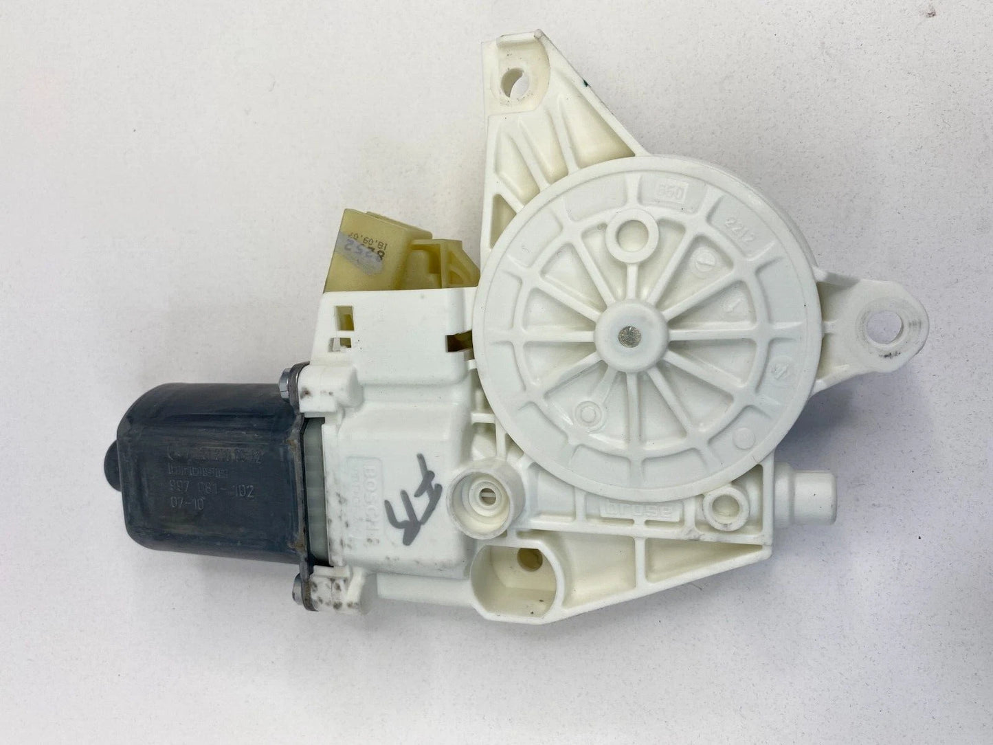 2006-2012 MERCEDES-BENZ R350 FRONT RIGHT SIDE DOOR POWER WINDOW MOTOR 2518200842