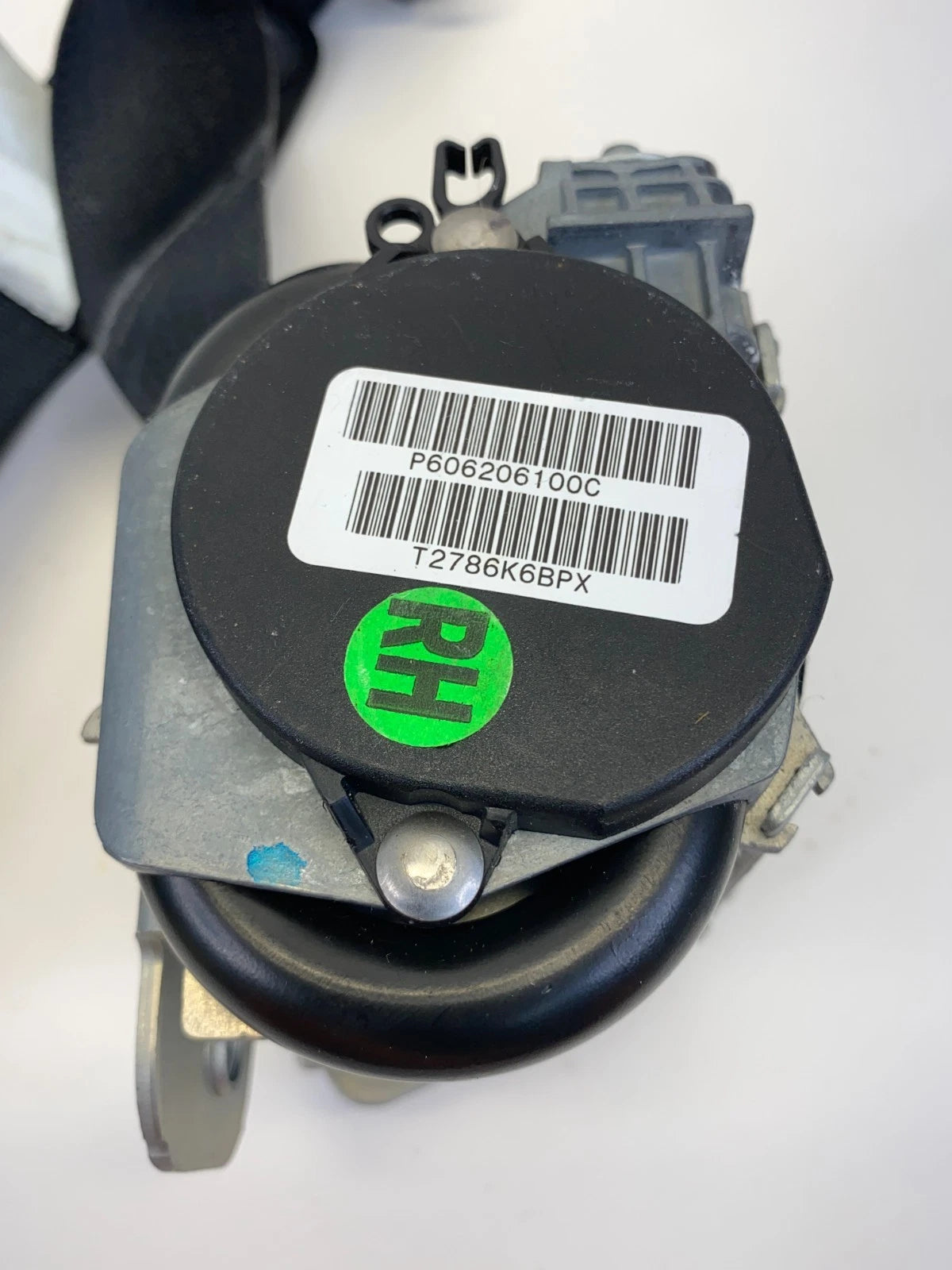 2005-2007 FORD FOCUS FRONT RIGHT SIDE SEAT BELT RETRACTOR PRETENSIONER OEM