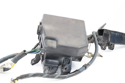 2007-2012 TOYOTA YARIS 1.5L L4 A/T ENGINE COMPARTMENT FUSE BOX JUNCTION BLOCK