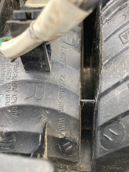 1999-2004 NISSAN PATHFINDER REAR RIGHT PASSENGER SIDE TAILLIGHT TAIL LIGHT LAMP