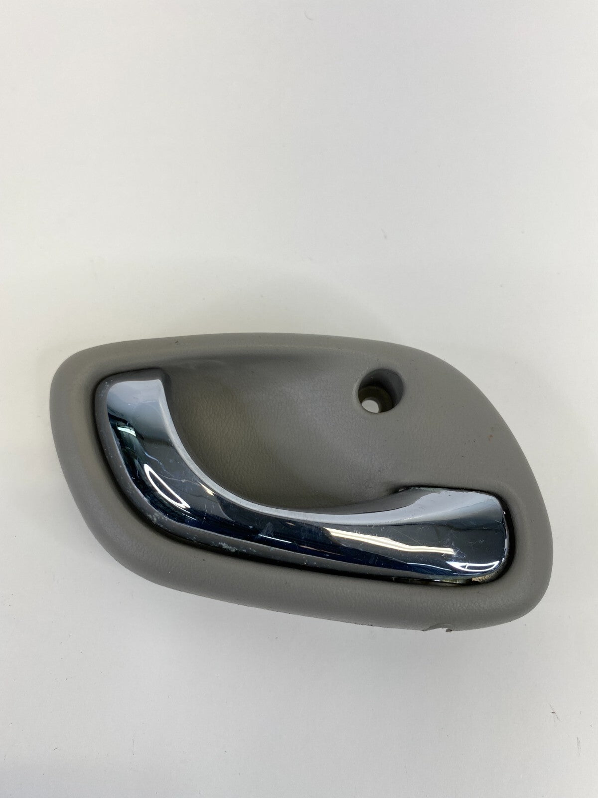 2003-2006 Suzuki XL-7 Rear Right Passenger Side Door Interior Door Handle OEM