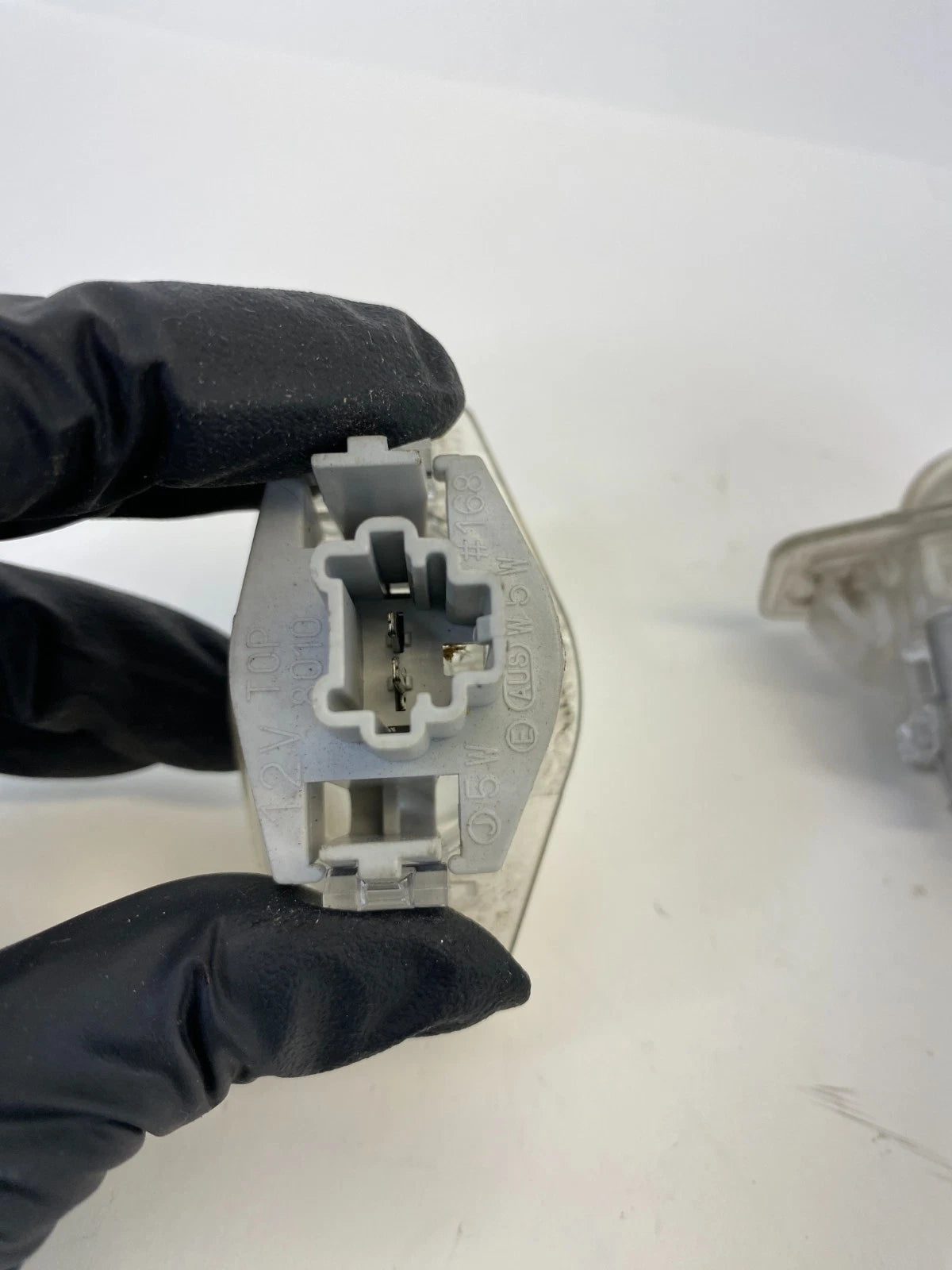 2003-2008 HONDA PILOT REAR LICENSE PLATE LIGHT LAMP LENS HOUSING SET OEM