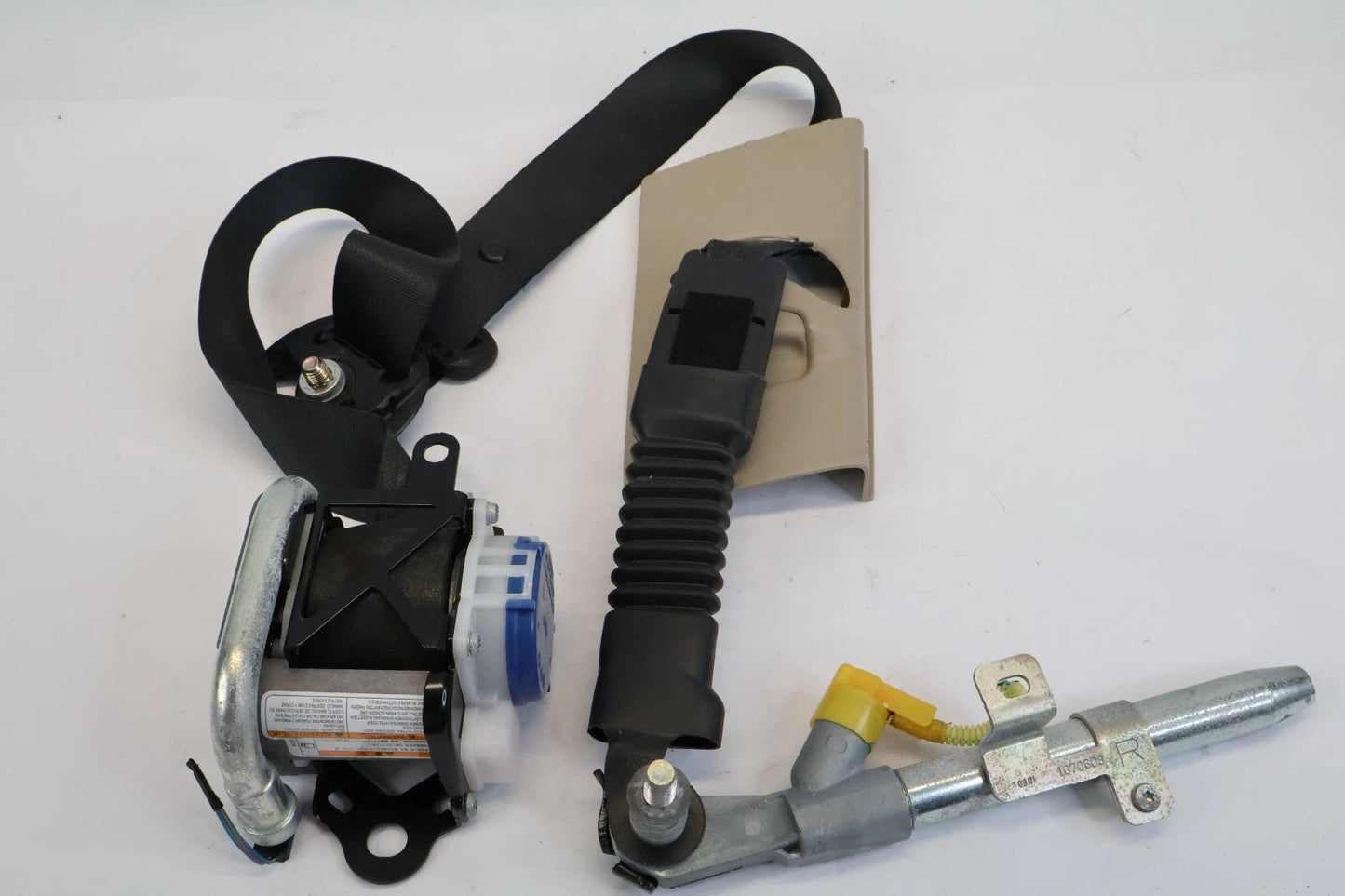 2010-2013 SUZUKI KIZASHI FRONT RIGHT SIDE SEAT BELT RETRACTOR 84920-5715 OEM