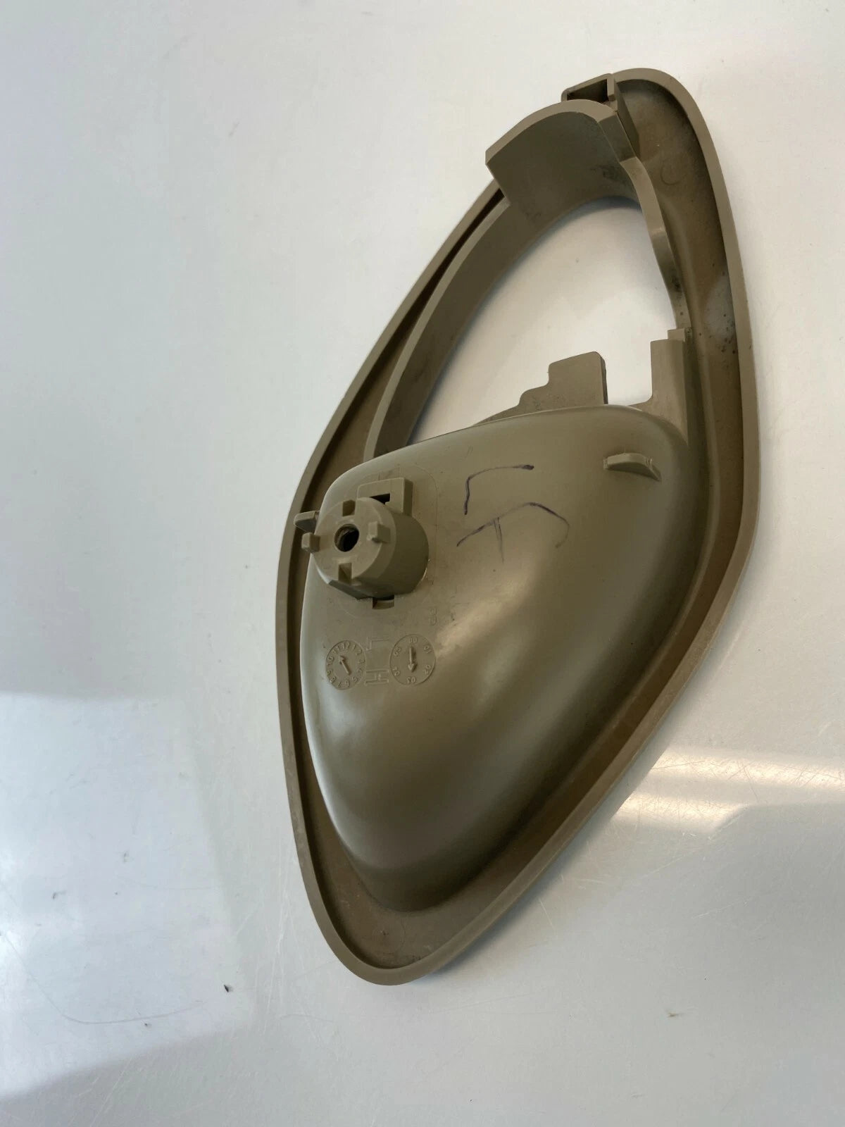2005-2007 MERCURY MARINER FRONT LEFT DRIVER SIDE INNER DOOR HANDLE COVER BEZEL