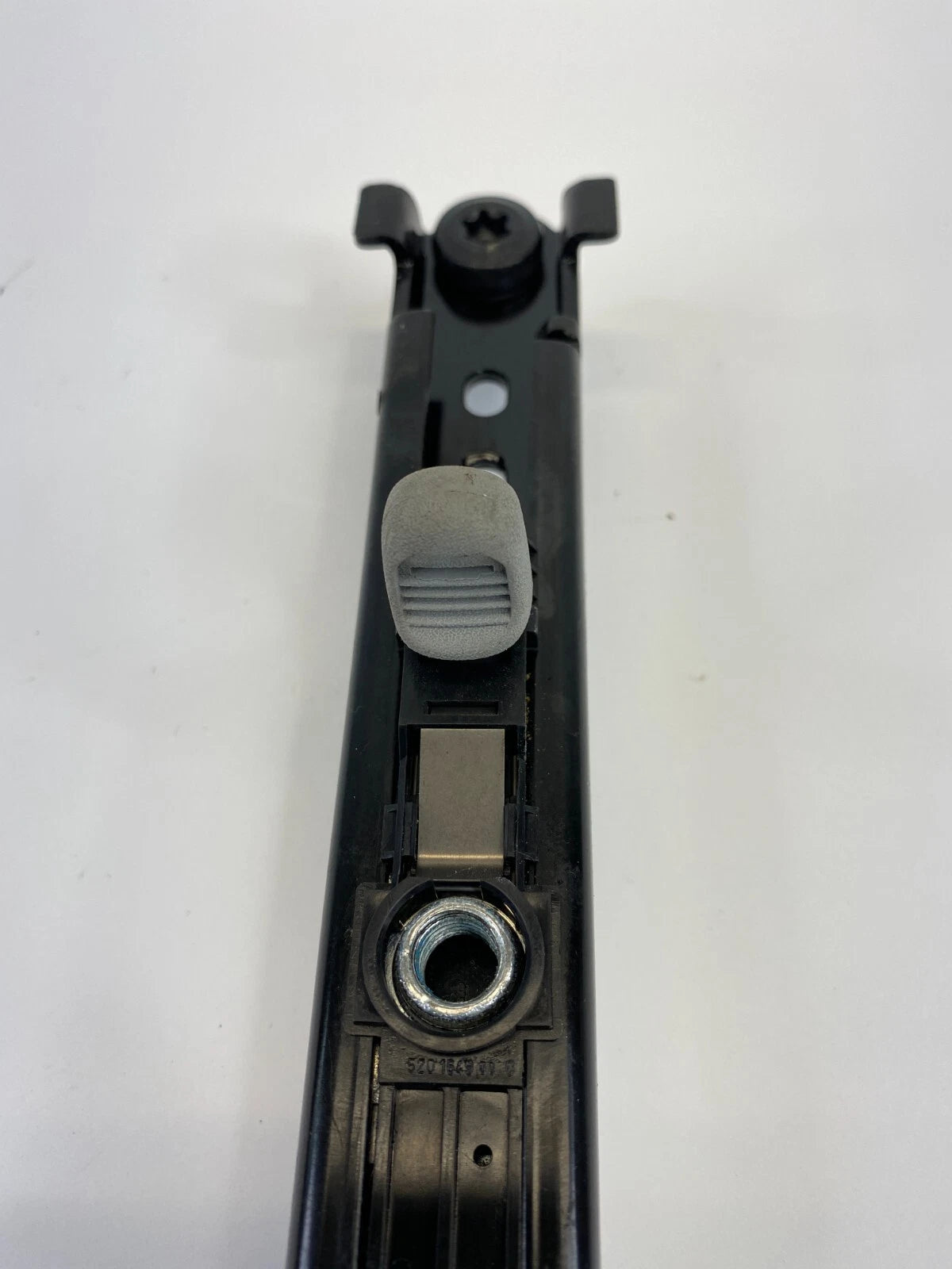 05-10 PONTIAC G6 SEDAN FRONT RIGHT SIDE SEAT BELT HEIGHT ADJUSTER 22704418 OEM