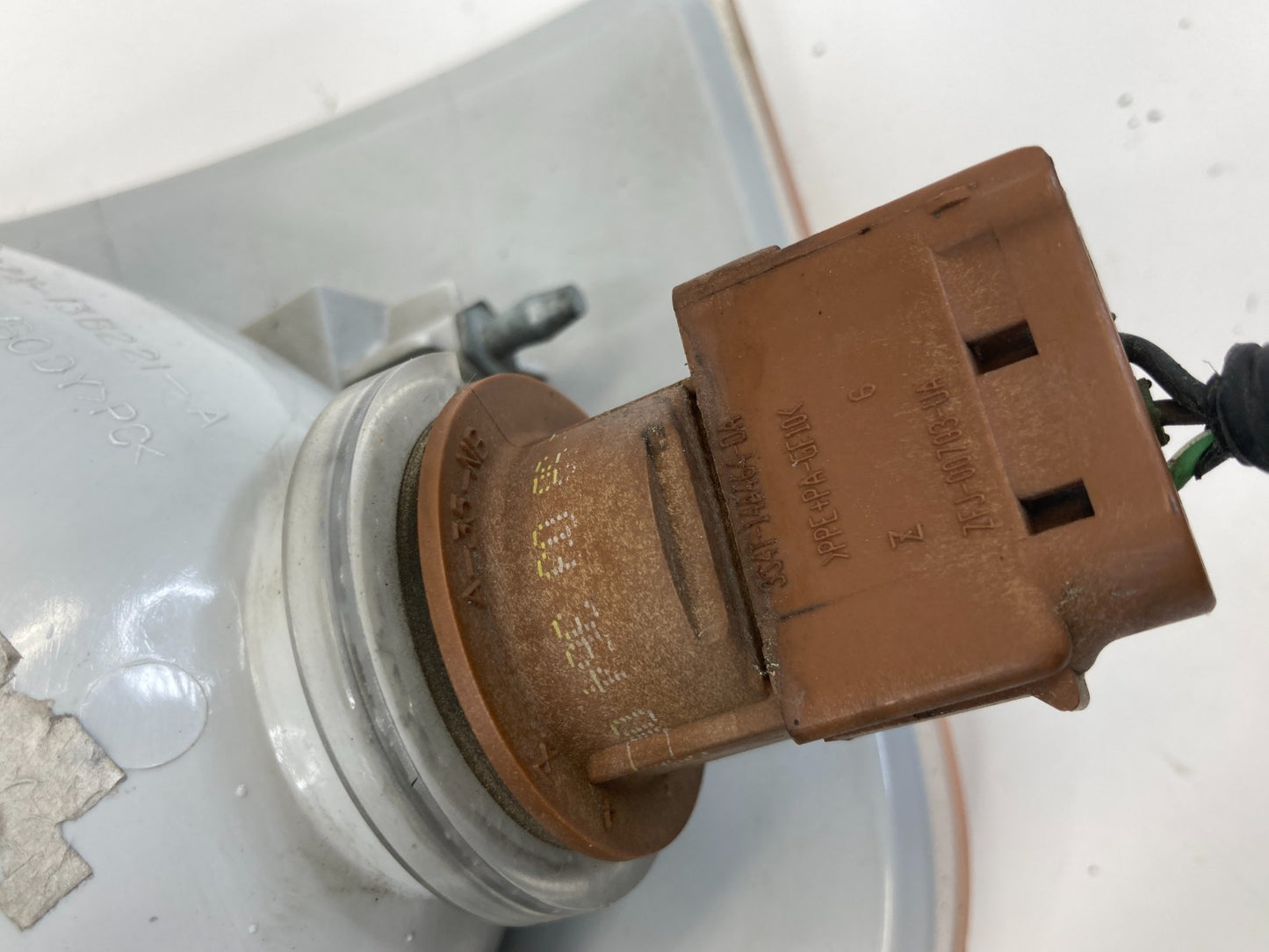 2002-2004 Ford Explorer Left Driver Turn Signal Marker Park Light Lamp OEM