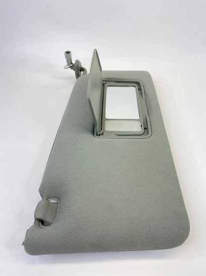 2005-2007 HONDA ODYSSEY ROOF RIGHT PASSENGER SUNVISOR SUN VISOR ILLUMINATED