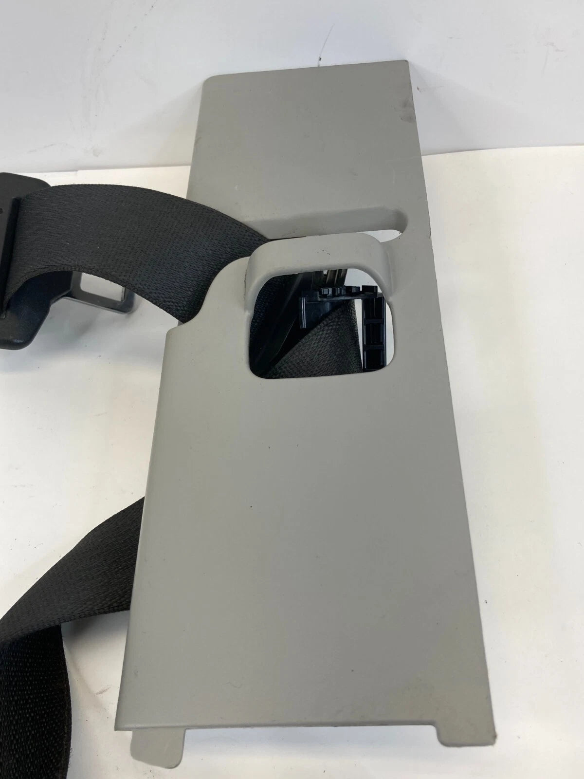 11-16 CHEVROLET CRUZE FRONT LEFT DRIVER SEAT BELT RETRACTOR W/ COVER 15903263