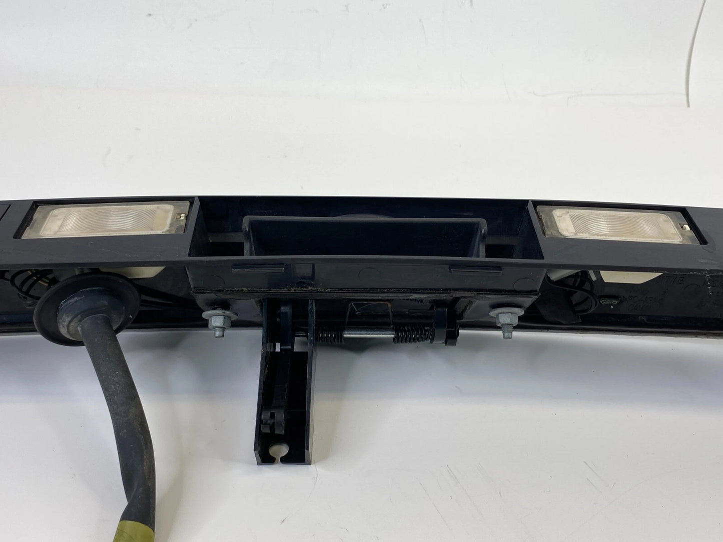 08-10 CHRYSLER TOWN & COUNTRY REAR LIFTGATE HANDLE MOLDING W/ CAMERA 05109538AC