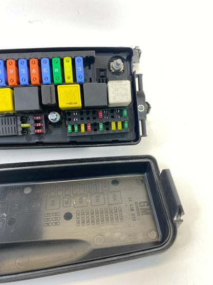 2003-2011 Saab 9-3 2.0L Engine Compartment Fuse Box Relay Box W/ Cap 12800998