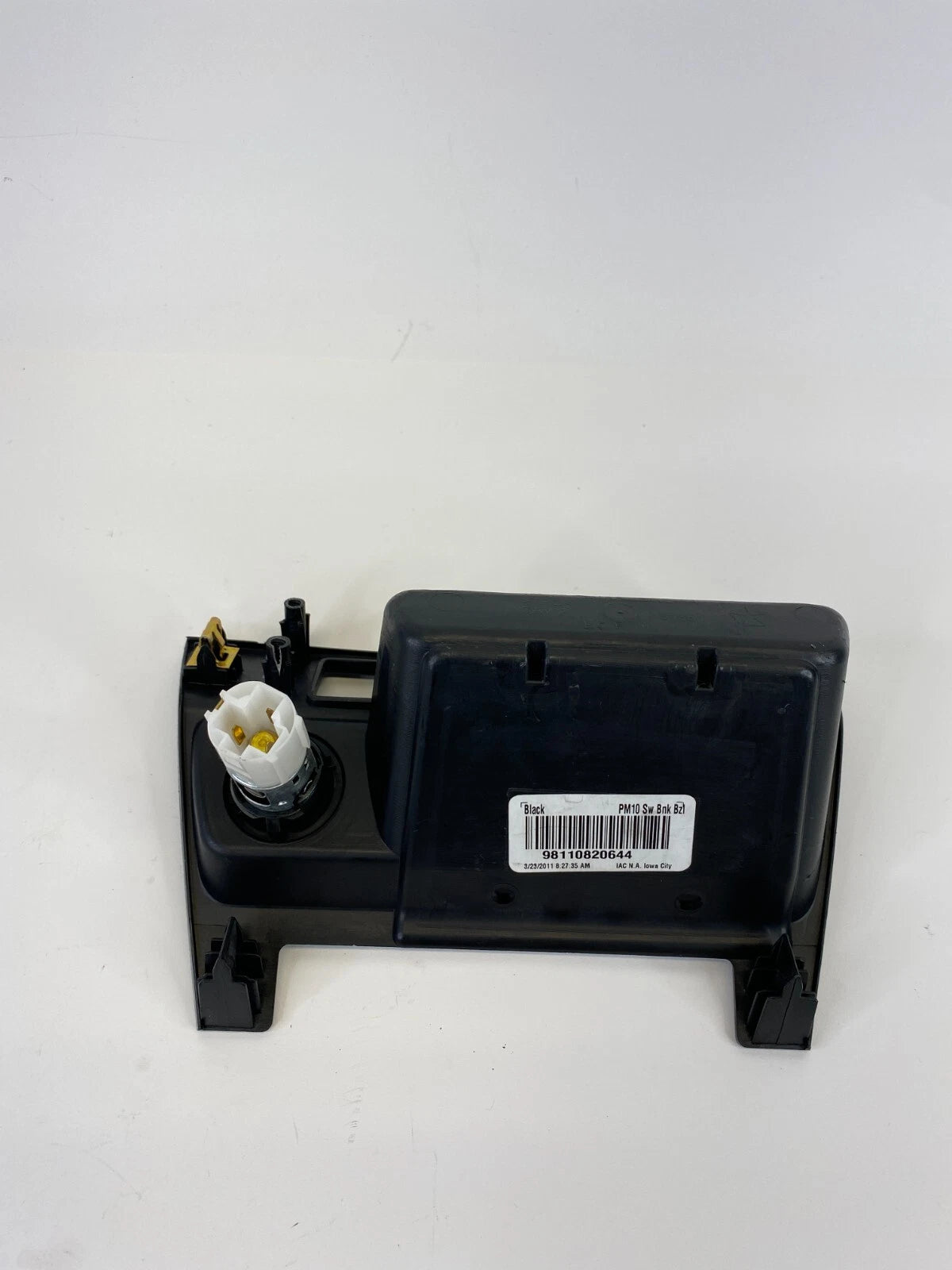 2010-2012 DODGE CALIBER CENTER FRONT CENTER DASH COMPARTMENT W/ POWER OUTLET OEM