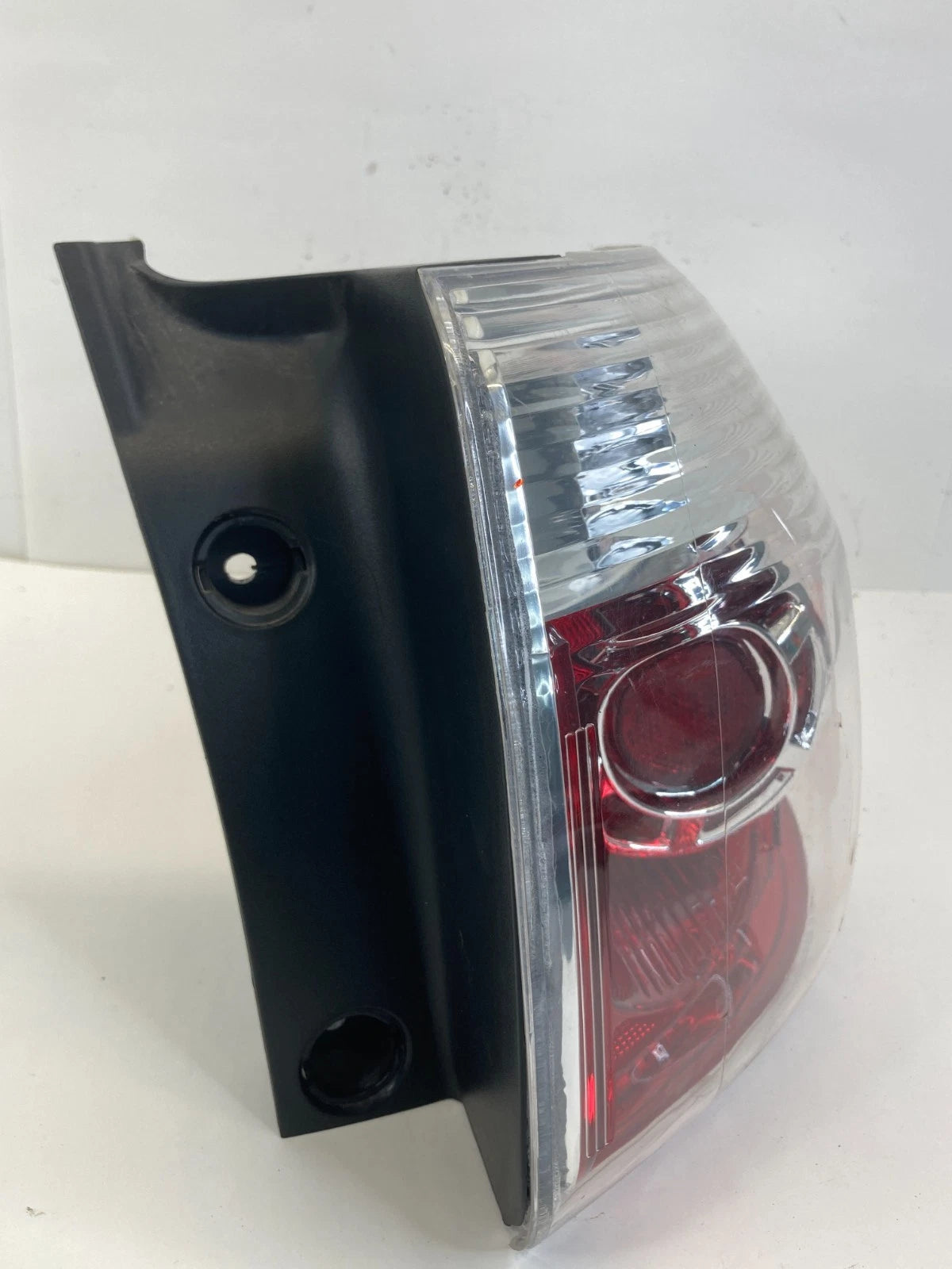 2007-2012 GMC ACADIA REAR RIGHT SIDE TAIL LIGHT OUTER TAILLIGHT LAMP OEM