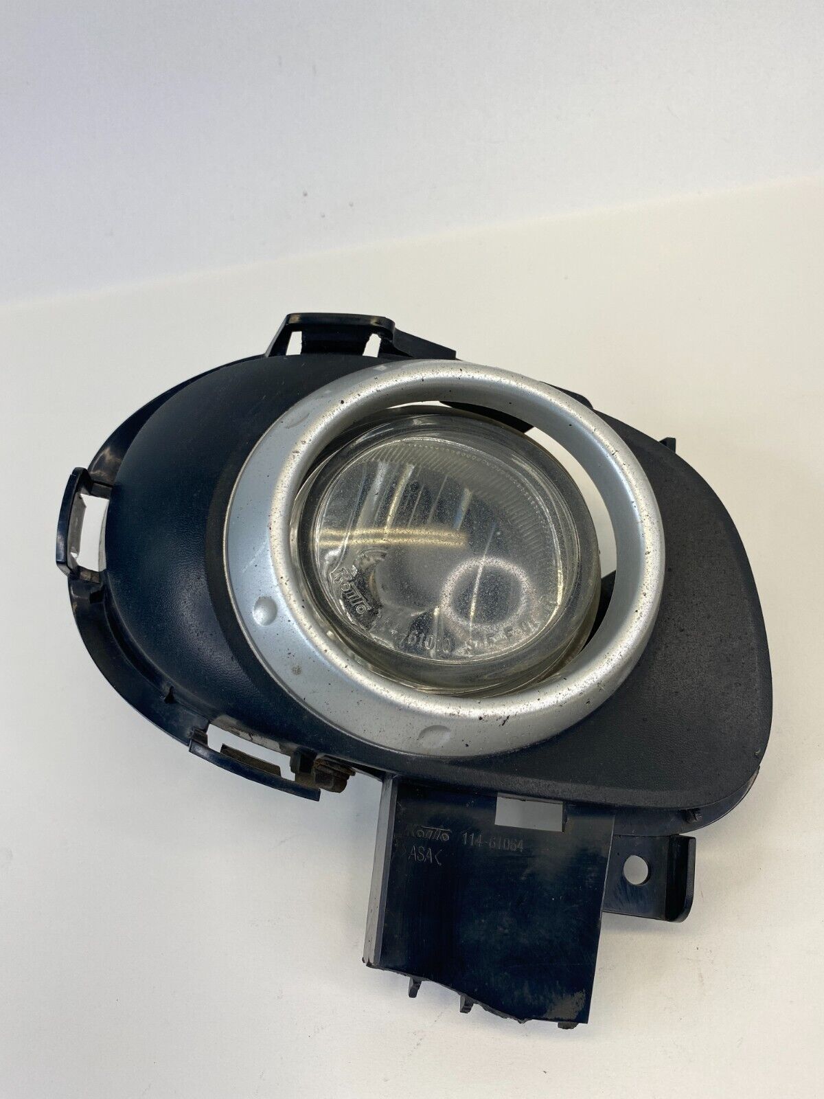 2004-2006 Mazda 3 Right Passenger Side Fog Light Lamp Assembly 114-61064 OEM