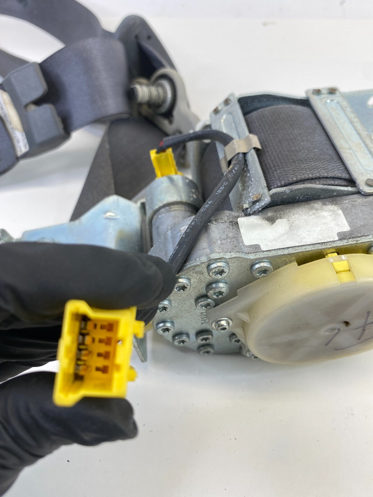 2004-2007 Honda Accord Sedan Front Left Driver Side Seat Belt Retractor LH OEM