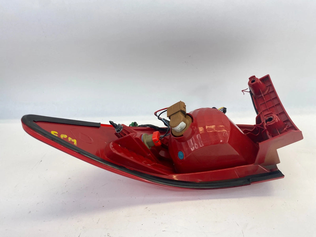 2009-2012 CHEVROLET TRAVERSE OUTER TAIL LIGHT LAMP HOUSING REAR LEFT OEM FACTORY