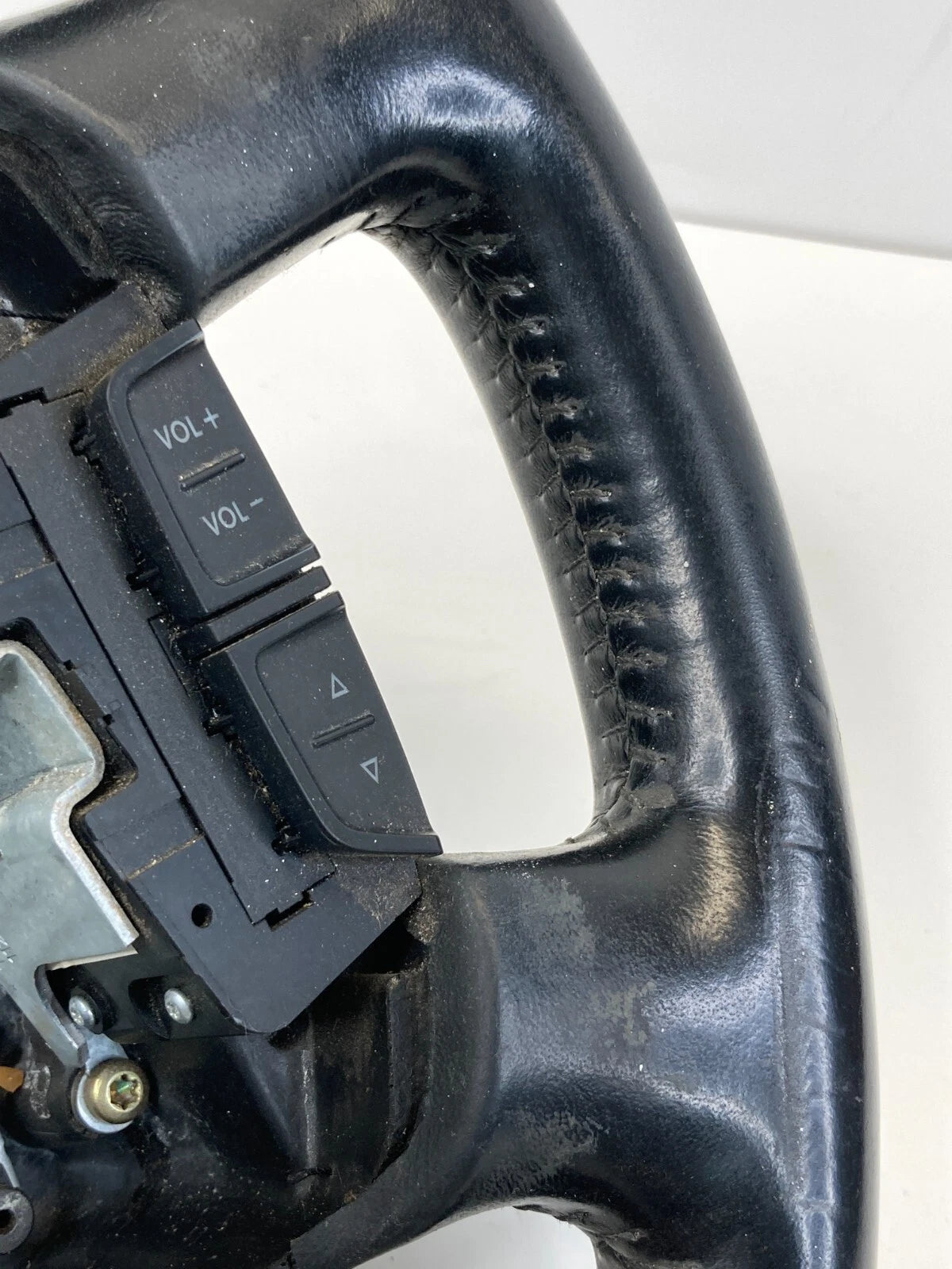 2001-2005 VOLKSWAGEN JETTA STEERING WHEEL W/ CONTROLS 4 SPOKE BLACK LEATHER