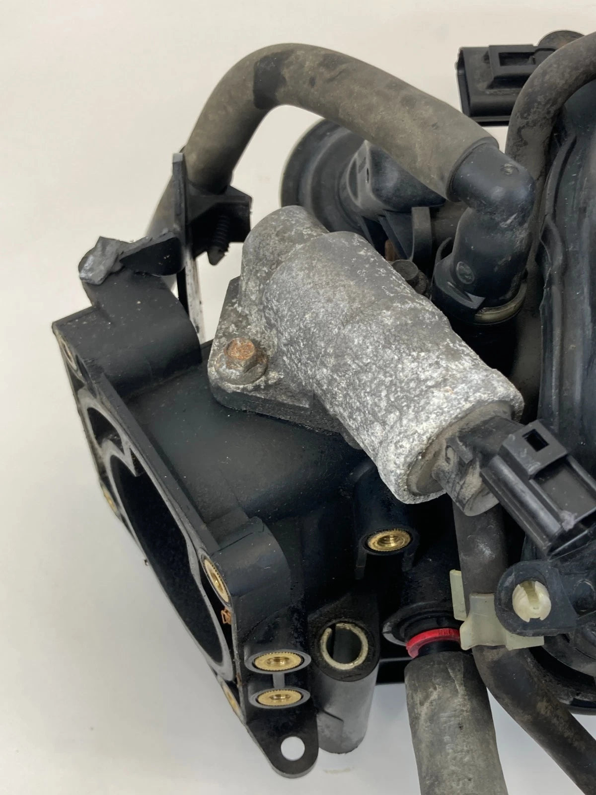 2007 FORD ESCAPE MERCURY MARINER 2.3L A/T INTAKE MANIFOLD UPPER PLENUM W /SENSOR