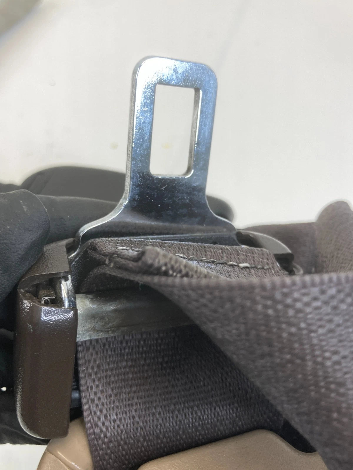 2011 2012 CHEVROLET MALIBU FRONT LEFT DRIVER SEAT BELT RETRACTOR 616732000C OEM