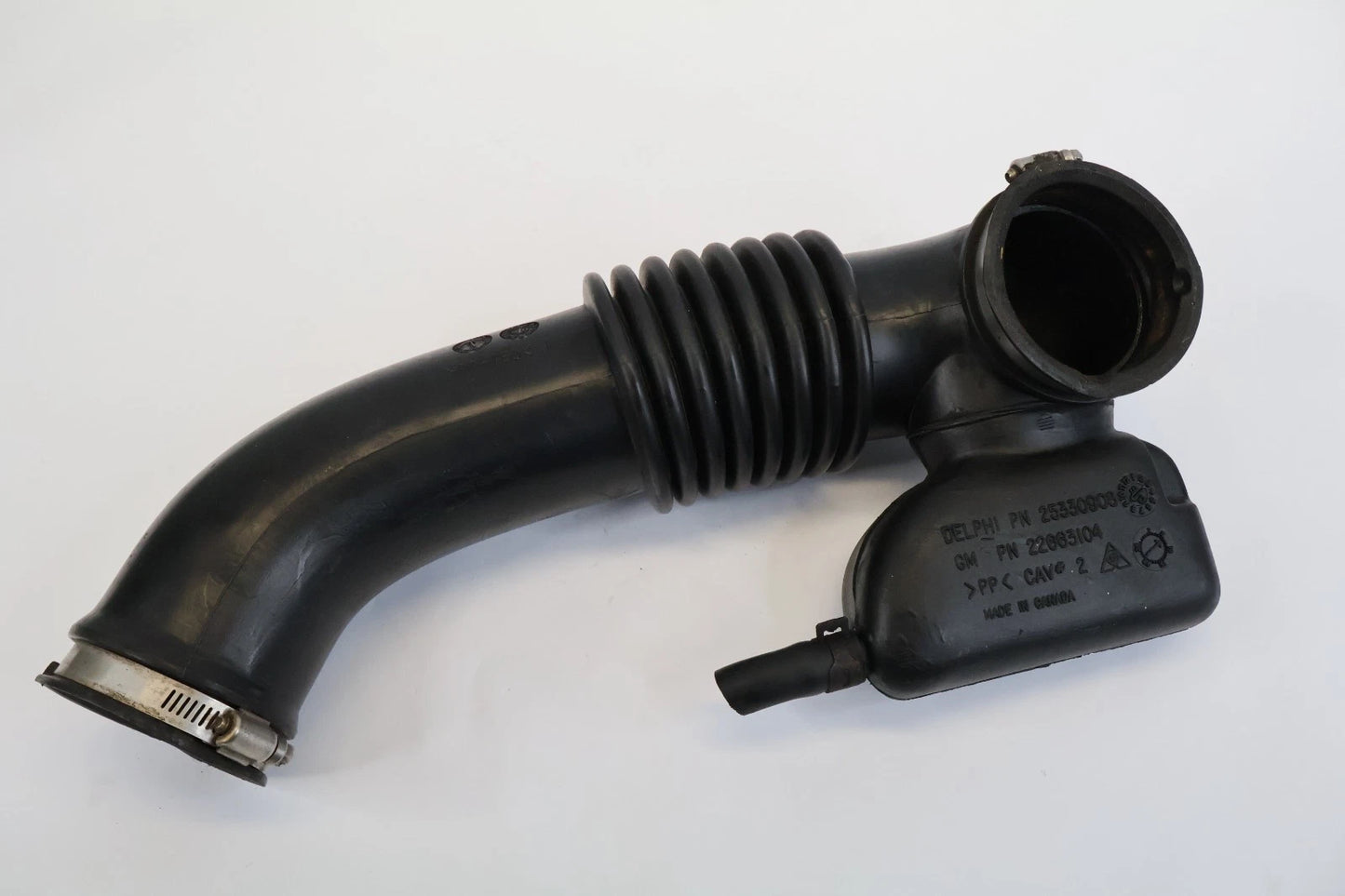 2004-2008 CHEVROLET MALIBU 2.2L AIR CLEANER OUTLET DUCT INTAKE HOSE OEM 22663104