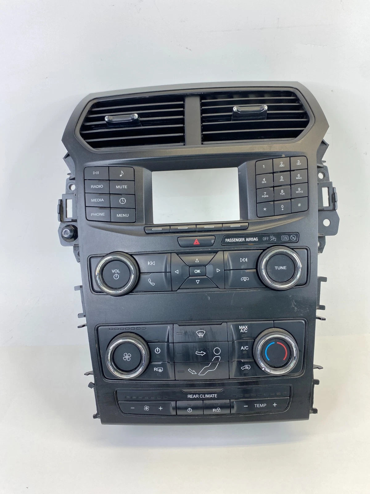 18 19 FORD EXPLORER RADIO & CLIMATE CONTROL TRIM BEZEL W/AIR VENT JB5T-18A802-LB