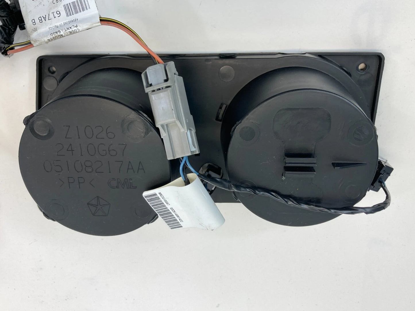 09-17 JEEP PATRIOT CENTER CONSOLE ILLUMINATED DUAL CUP HOLDER DRINK 05108217AA