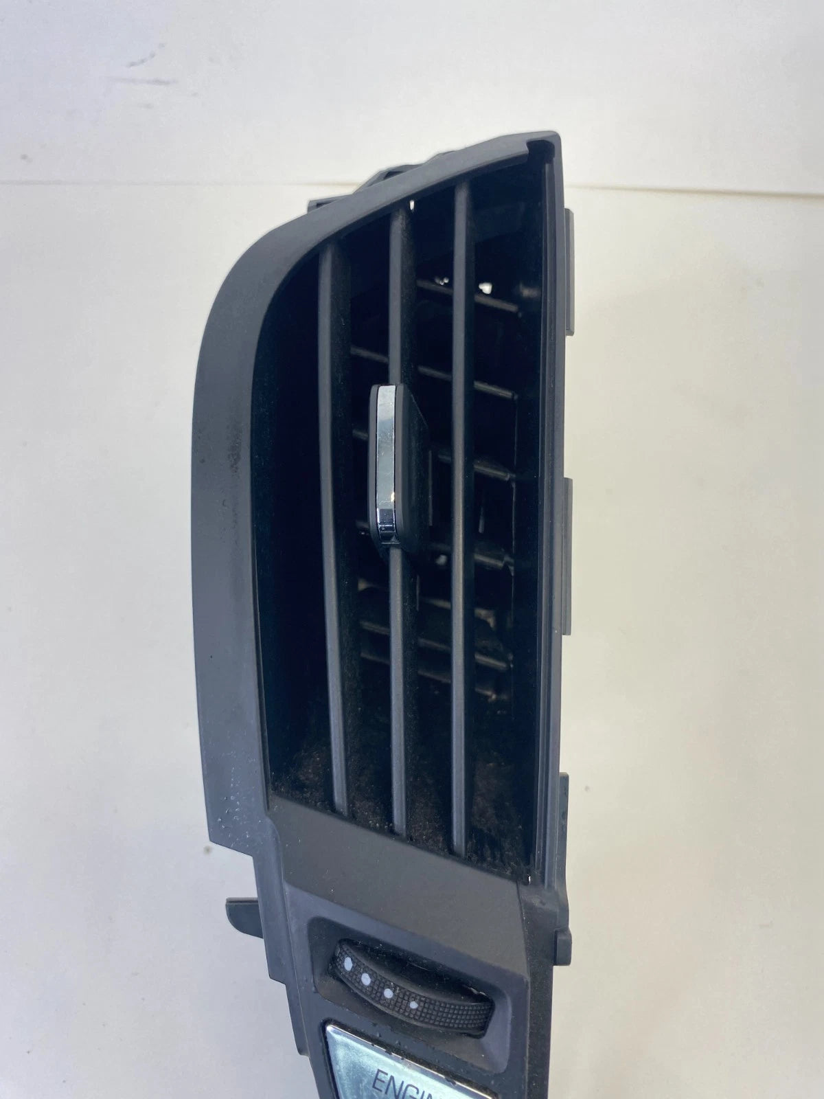 2013-2019 CADILLAC ATS CENTER DASH LEFT SIDE A/C AIR VENT GRILLE W/ START SWITCH