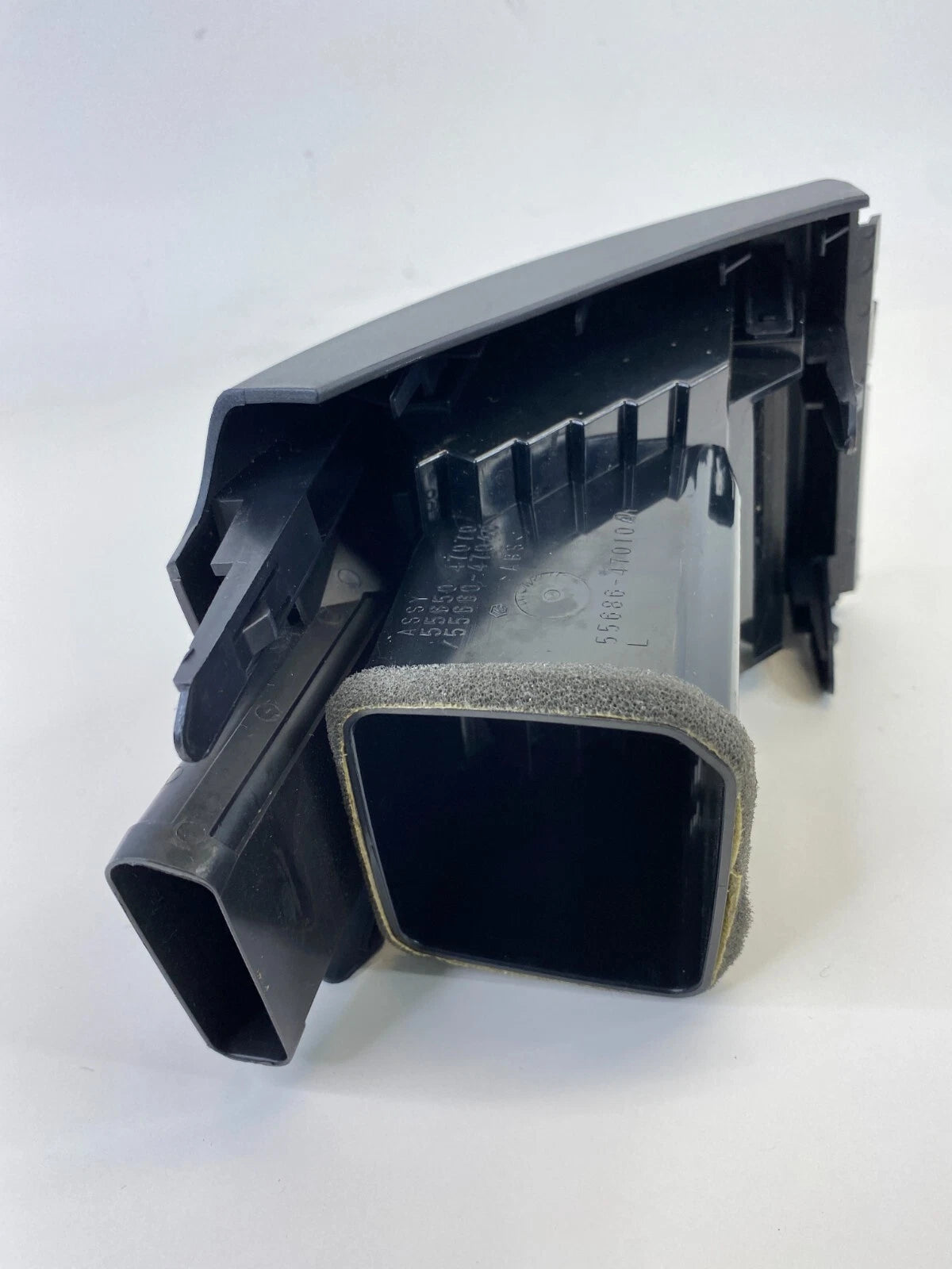 2010-2015 TOYOTA PRIUS DASH LEFT SIDE AIR VENT GRILLE OUTLET 55686-47010 OEM
