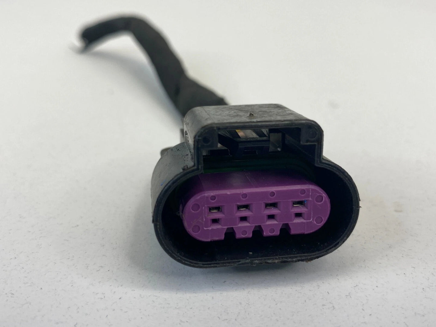 13-16 DODGE DART SEDAN REAR TRUNK TAIL LIGHT TAILLIGHT LIGHT STOP CONNECTOR OEM