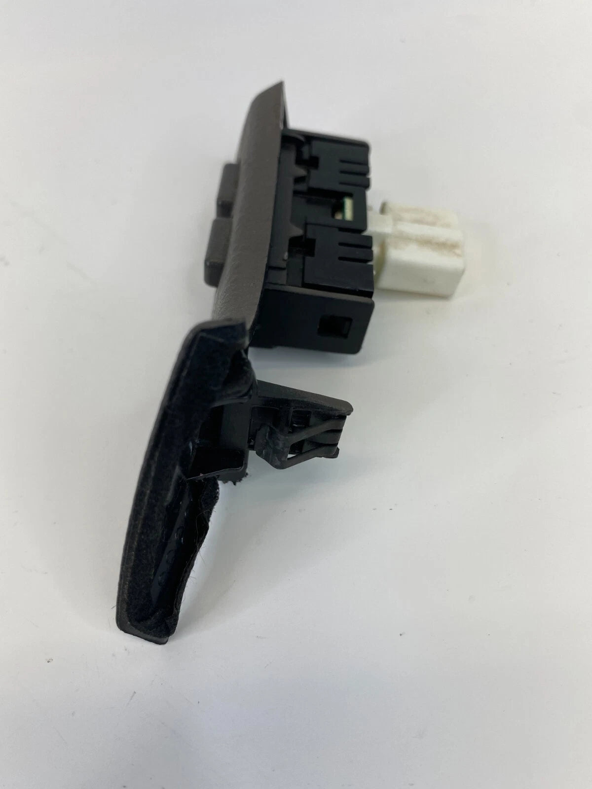 01-06 LEXUS LS430 TRIP RESET ODOMETER CONTROL SWITCH BUTTON BEZEL TRIM PANEL OEM