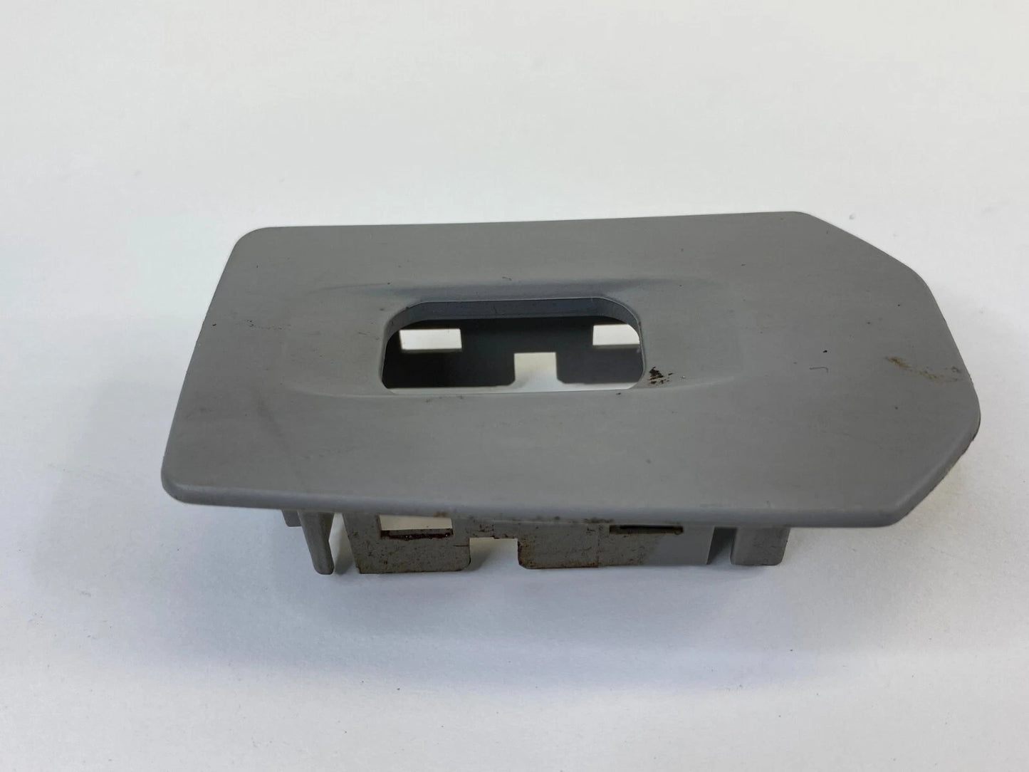 2004-2006 CADILLAC SRX REAR RIGHT SIDE WINDOW SWITCH COVER TRIM BEZEL 10301JL467