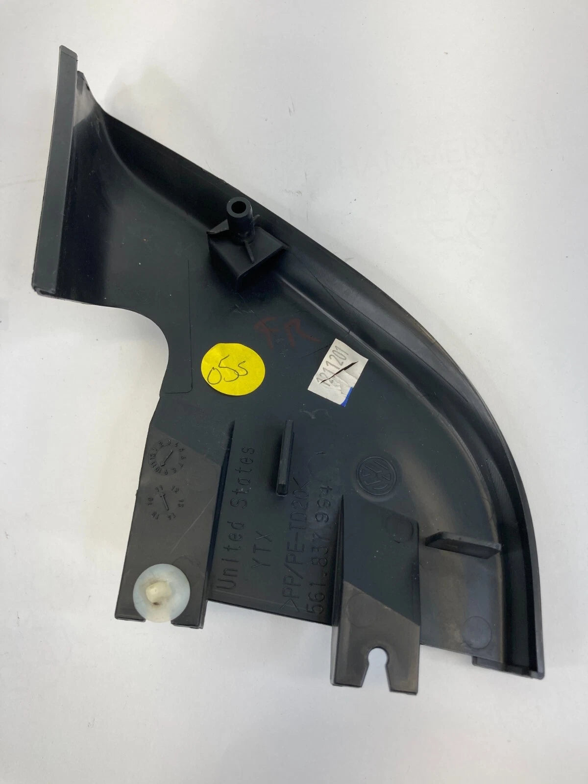 2012-2019 VOLKSWAGEN PASSAT FRONT RIGHT SIDE MIRROR INNER CORNER COVER 561837994
